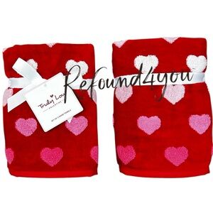 Truly Lou - ‘Red Pink & White Hearts’ Hand Towels (2). NWT. Firm!